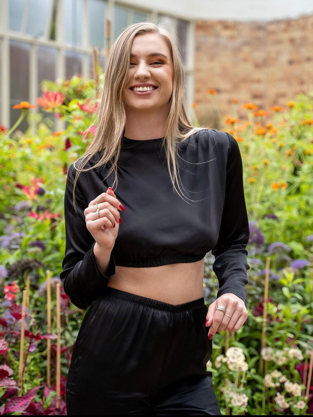 MODEL LYDIA WEARING MERA SILK JASMIN MATCHING SILK SET IN BLACK